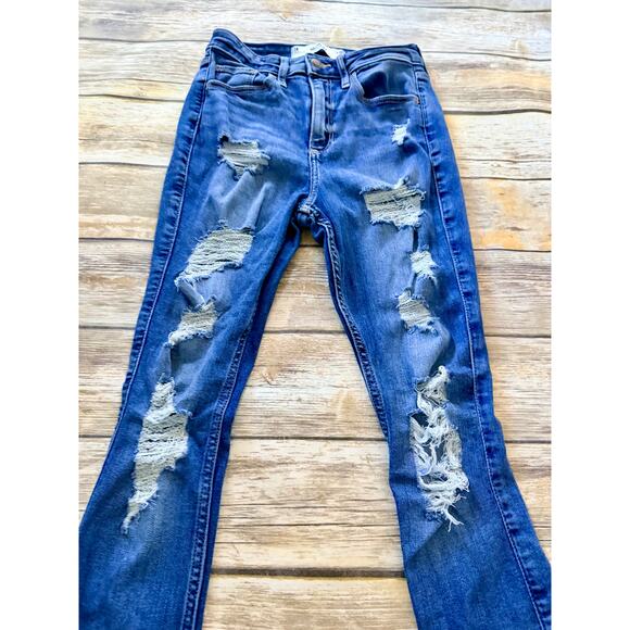 HOLLISTER CURVY SUPER HIGH RISE JEANS - Picture 4 of 8